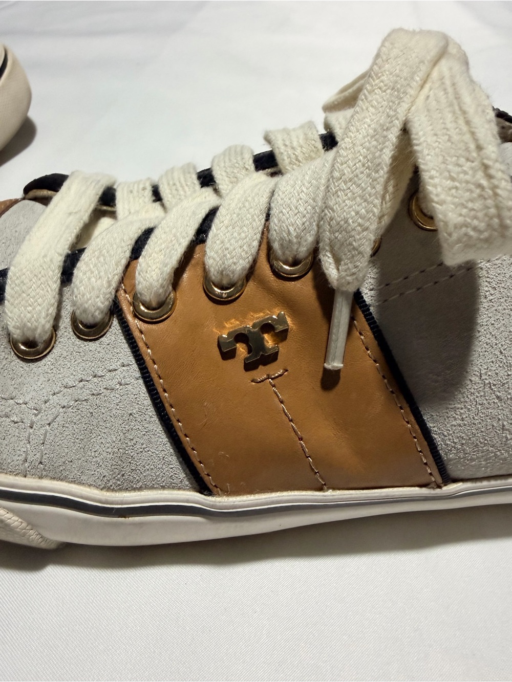 Tory Burch Tan Leather & Light Gray Suede Low-Top Sneakers with black Trim - Picture 7 of 10